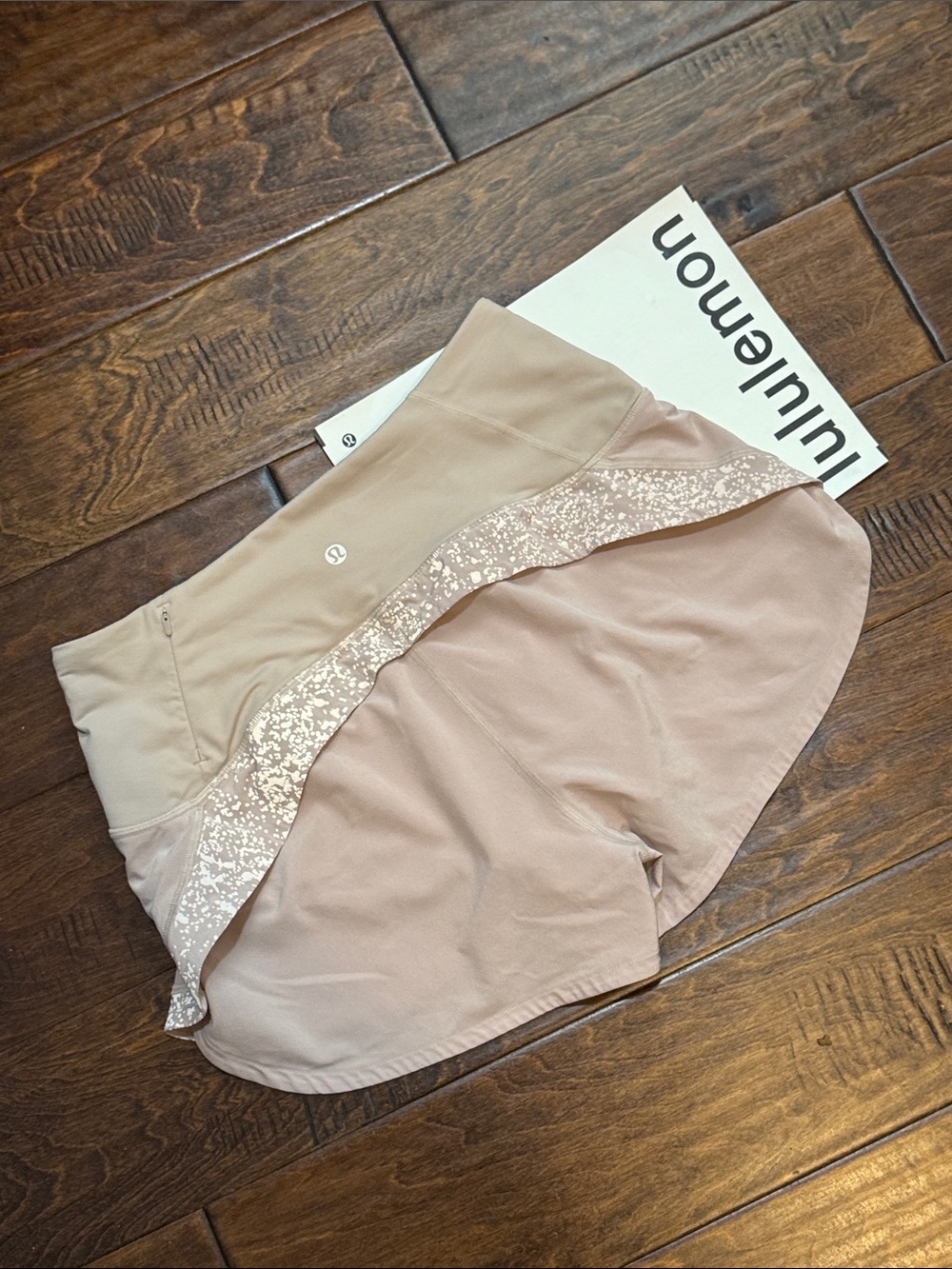 Lululemon✨ Hotty Hot High-Rise Shorts 3" Pink- Reflective size 6 - Picture 6 of 13